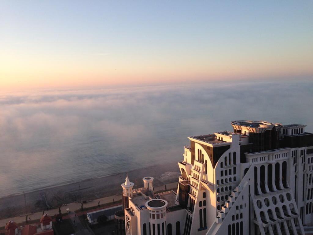 Bliss Apartaments On The 22Nd Floor Batumi Exterior photo
