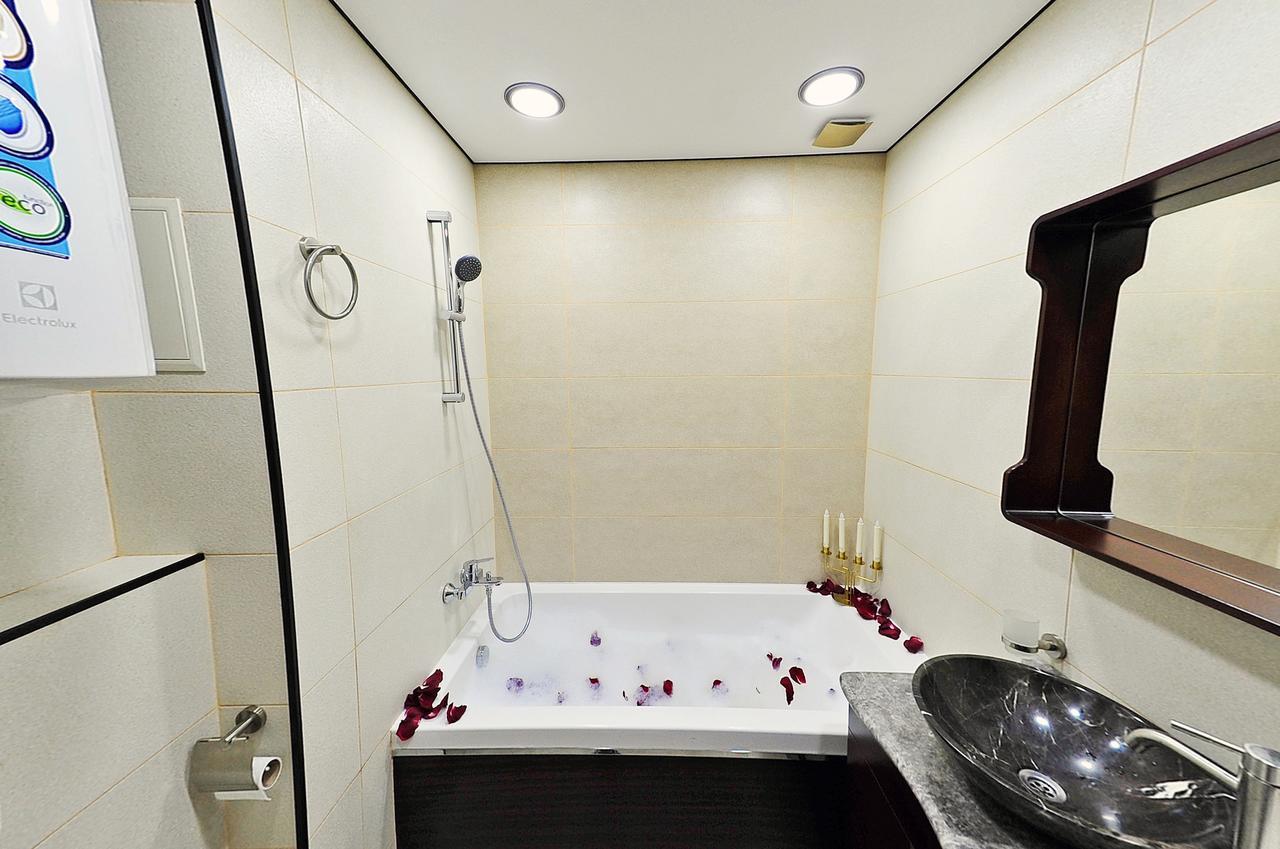 Bliss Apartaments On The 22Nd Floor Batumi Exterior photo